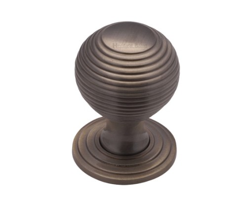 REEDED CUPBOARD DOOR KNOB ON ROSE